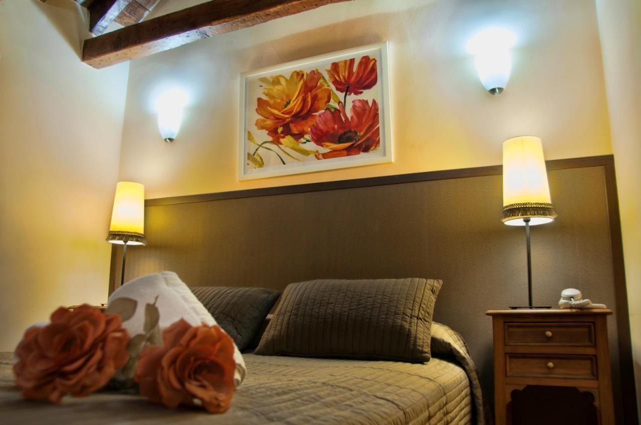 Hostal Alfonso XII By Toledo Ap ภายนอก รูปภาพ